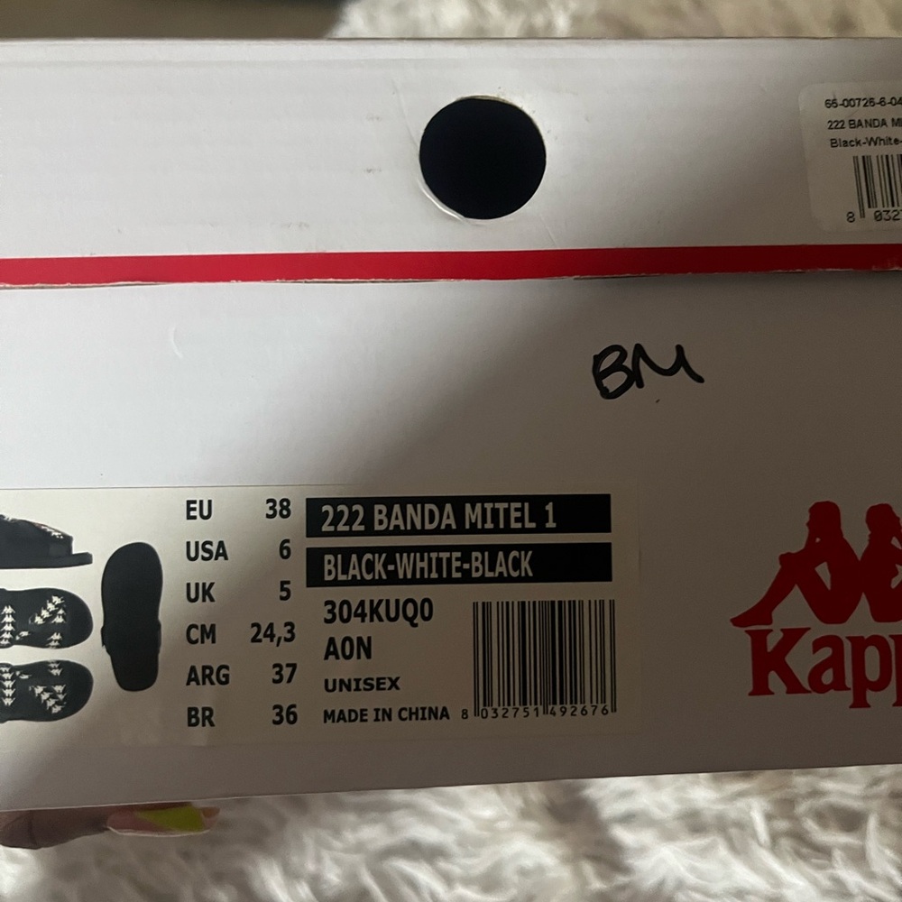 Kappa Black and White Sneakers Sleek Design